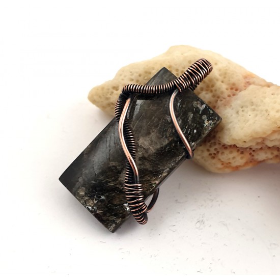Kettenanhänger in Wire Wrapping-Muskovit-Glimmer
